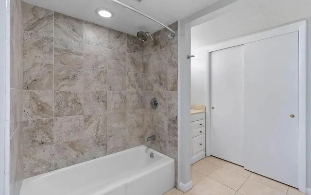 $1,375 | 408 Marshall Court, Unit 5, Fort Walton Beach, FL 32548