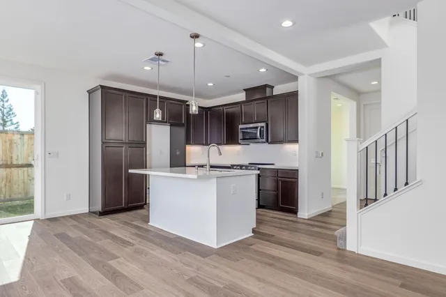 $575,000 | 8204 Caminata Lane, Carmichael, CA 95608