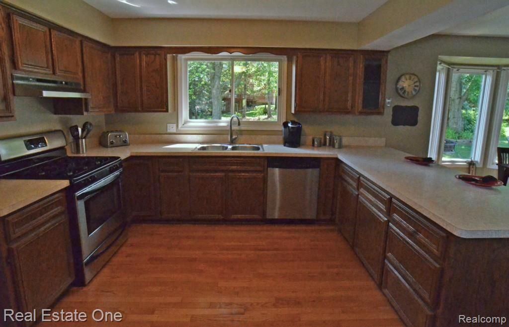 685 Snowmass Drive Rochester Hills, MI 48309 - Photo 3 of 25