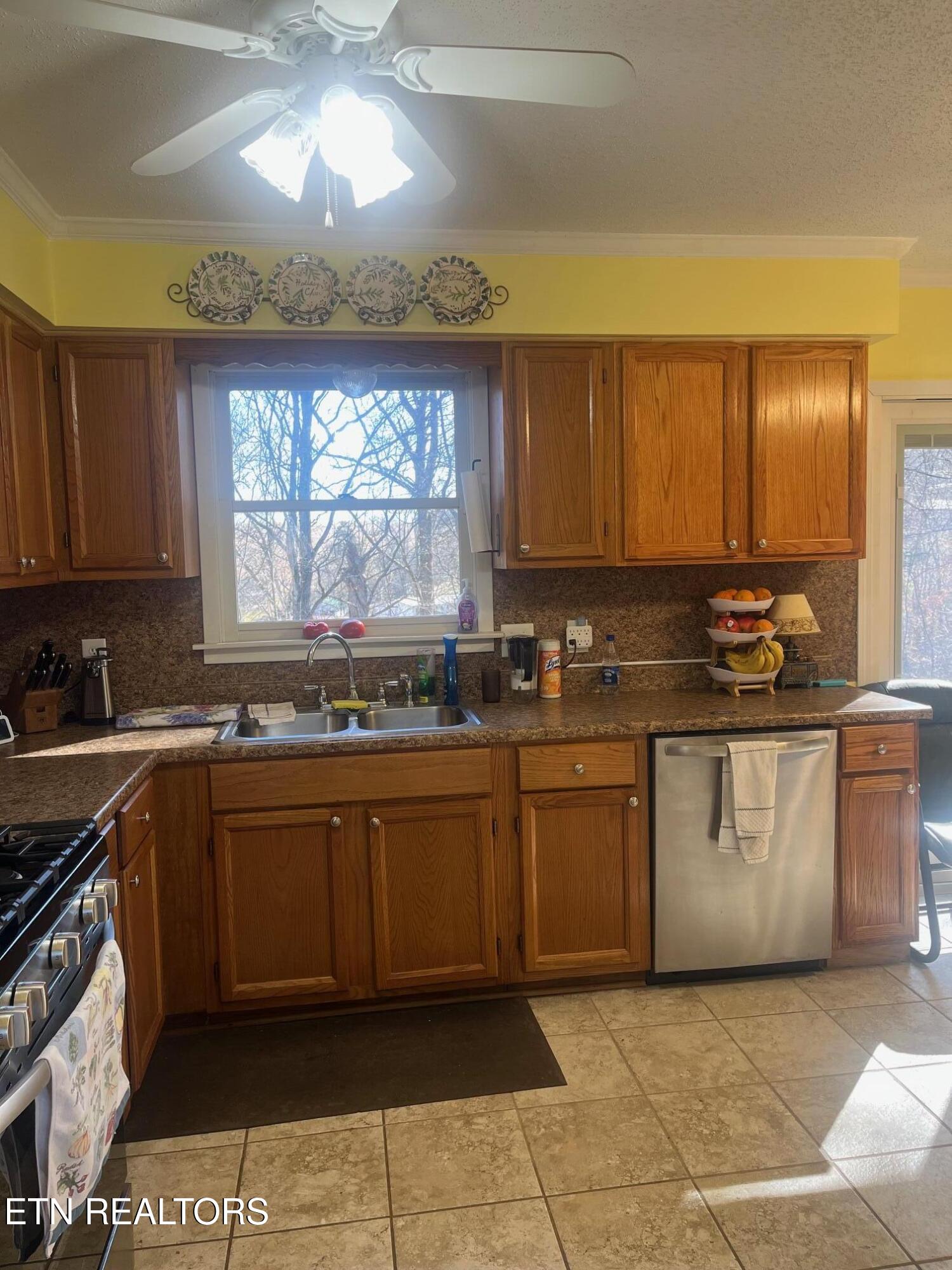 235 Parliament Road Harrogate, TN 37752 - Photo 15 of 29 Par 12