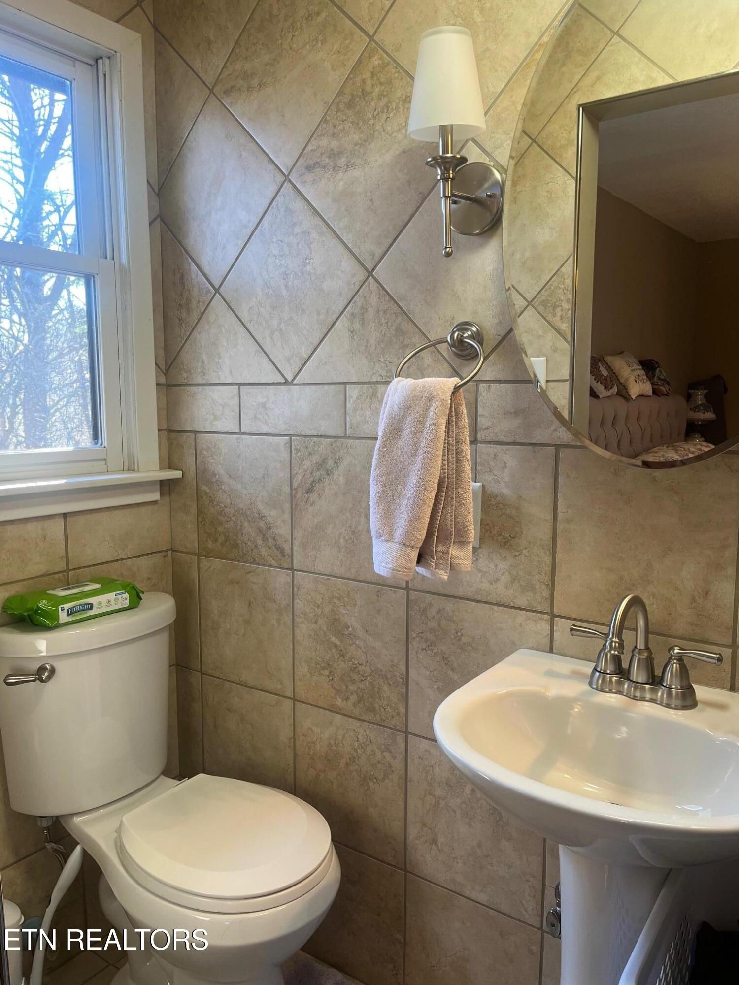 235 Parliament Road Harrogate, TN 37752 - Photo 21 of 29 Par 34