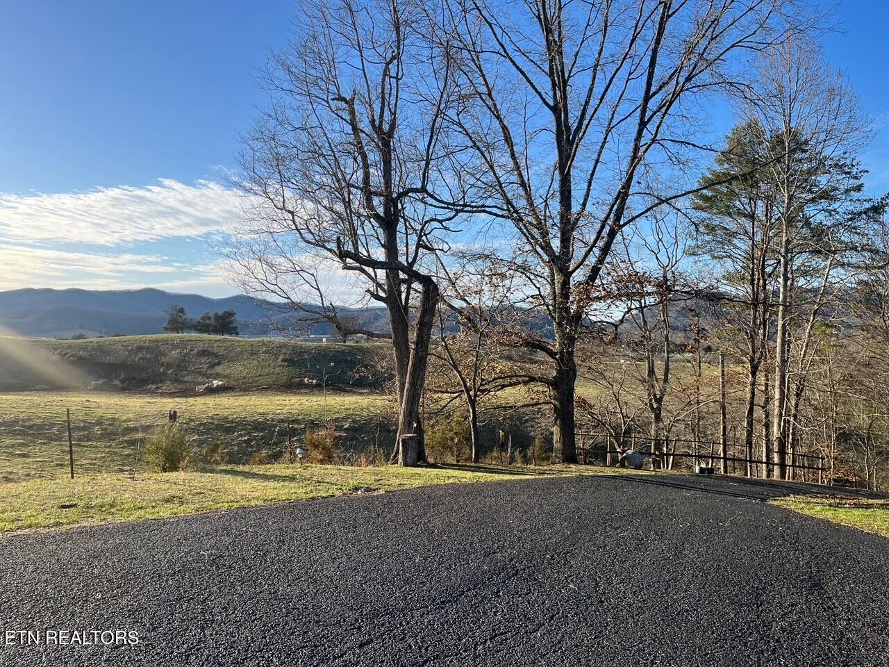 235 Parliament Road Harrogate, TN 37752 - Photo 3 of 29 Par 23