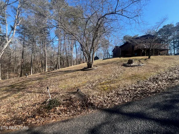$399,900 | 235 Parliament Road, Harrogate, TN 37752