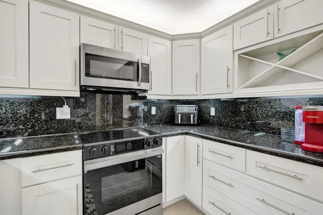 $289,000 | 4192 Carambola Circle South, Unit 2189, Coconut Creek, FL 33066