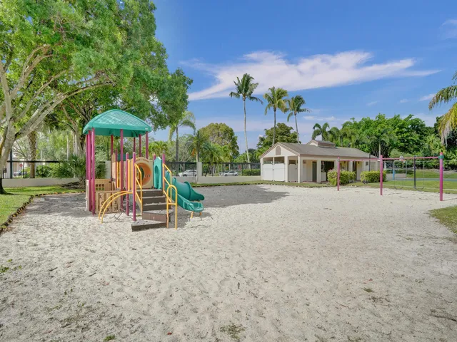 $289,000 | 4192 Carambola Circle South, Unit 2189, Coconut Creek, FL 33066