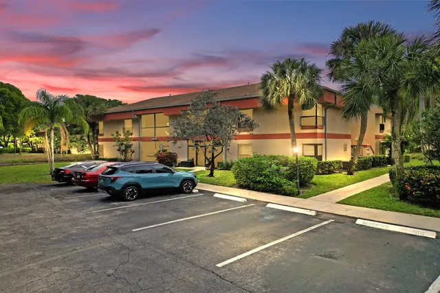 $289,000 | 4192 Carambola Circle South, Unit 2189, Coconut Creek, FL 33066