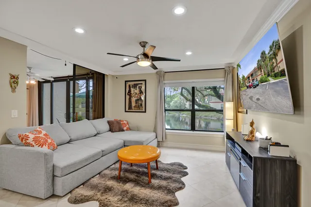 $289,000 | 4192 Carambola Circle South, Unit 2189, Coconut Creek, FL 33066