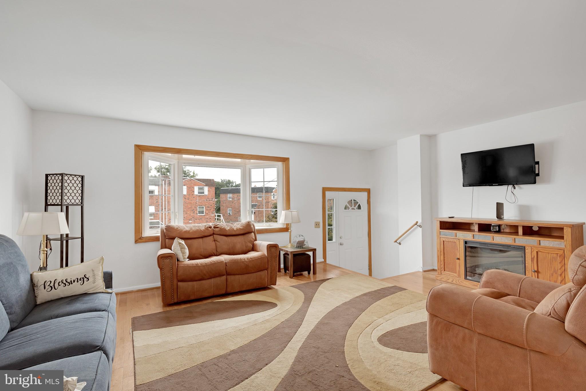 12624 Ramer Road Philadelphia, PA 19154 - Photo 4 of 31