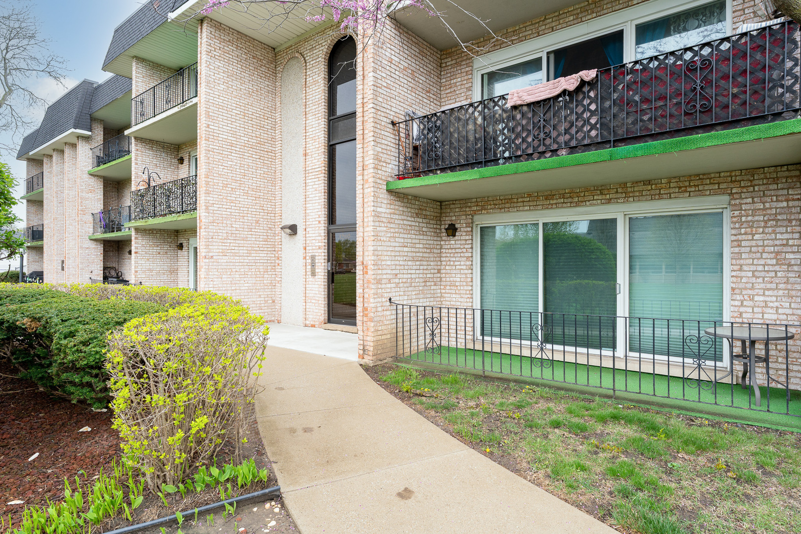 9202 South Pulaski Road, Unit 1E Oak Lawn, IL 60453 - Photo 3 of 26