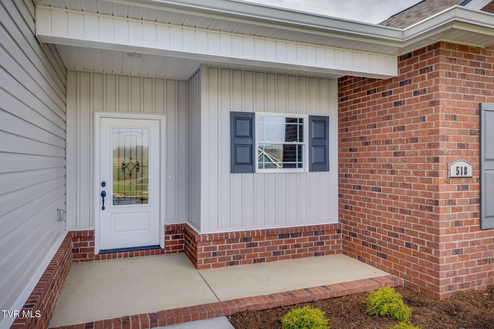 518 Middays Rest Jonesborough, TN 37659 - Photo 2 of 32 004