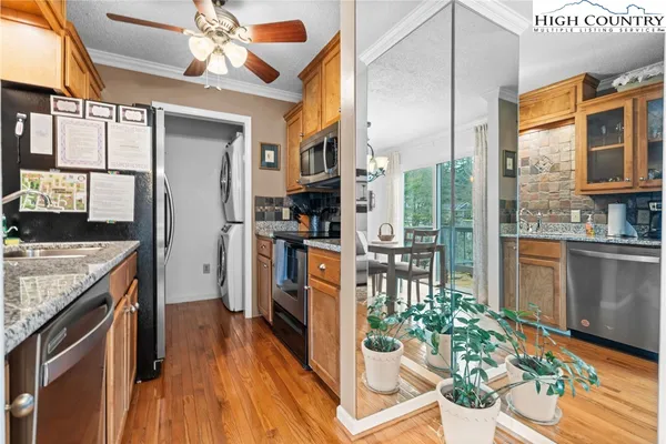 $439,900 | 145 Royal Oaks Drive, Unit 332, Blowing Rock, NC 28605