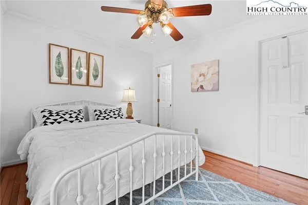 $439,900 | 145 Royal Oaks Drive, Unit 332, Blowing Rock, NC 28605