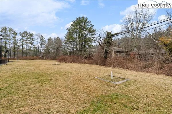$439,900 | 145 Royal Oaks Drive, Unit 332, Blowing Rock, NC 28605