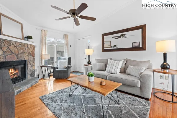 $439,900 | 145 Royal Oaks Drive, Unit 332, Blowing Rock, NC 28605