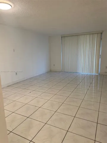 $1,825 | 9360 Fontainebleau Boulevard, Unit 308, Miami, FL 33172