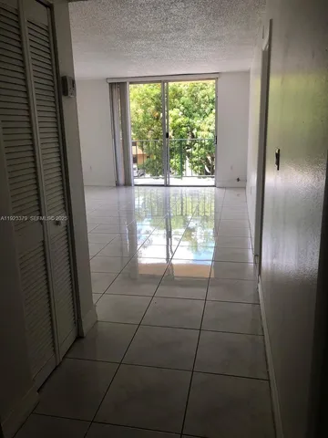 $1,875 | 9360 Fontainebleau Boulevard, Unit 308, Miami, FL 33172