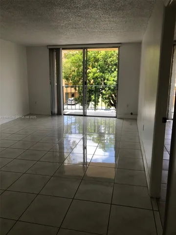 $1,875 | 9360 Fontainebleau Boulevard, Unit 308, Miami, FL 33172