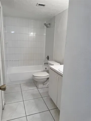 $1,825 | 9360 Fontainebleau Boulevard, Unit 308, Miami, FL 33172
