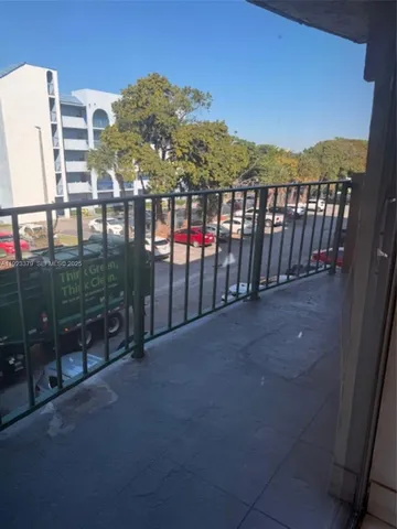 $1,825 | 9360 Fontainebleau Boulevard, Unit 308, Miami, FL 33172