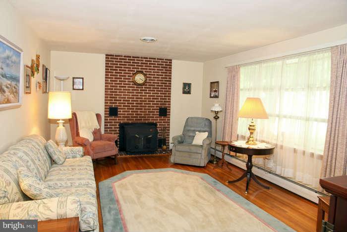 525 Key Heights Road Union Bridge, MD 21791 - Photo 3 of 26 Living Room