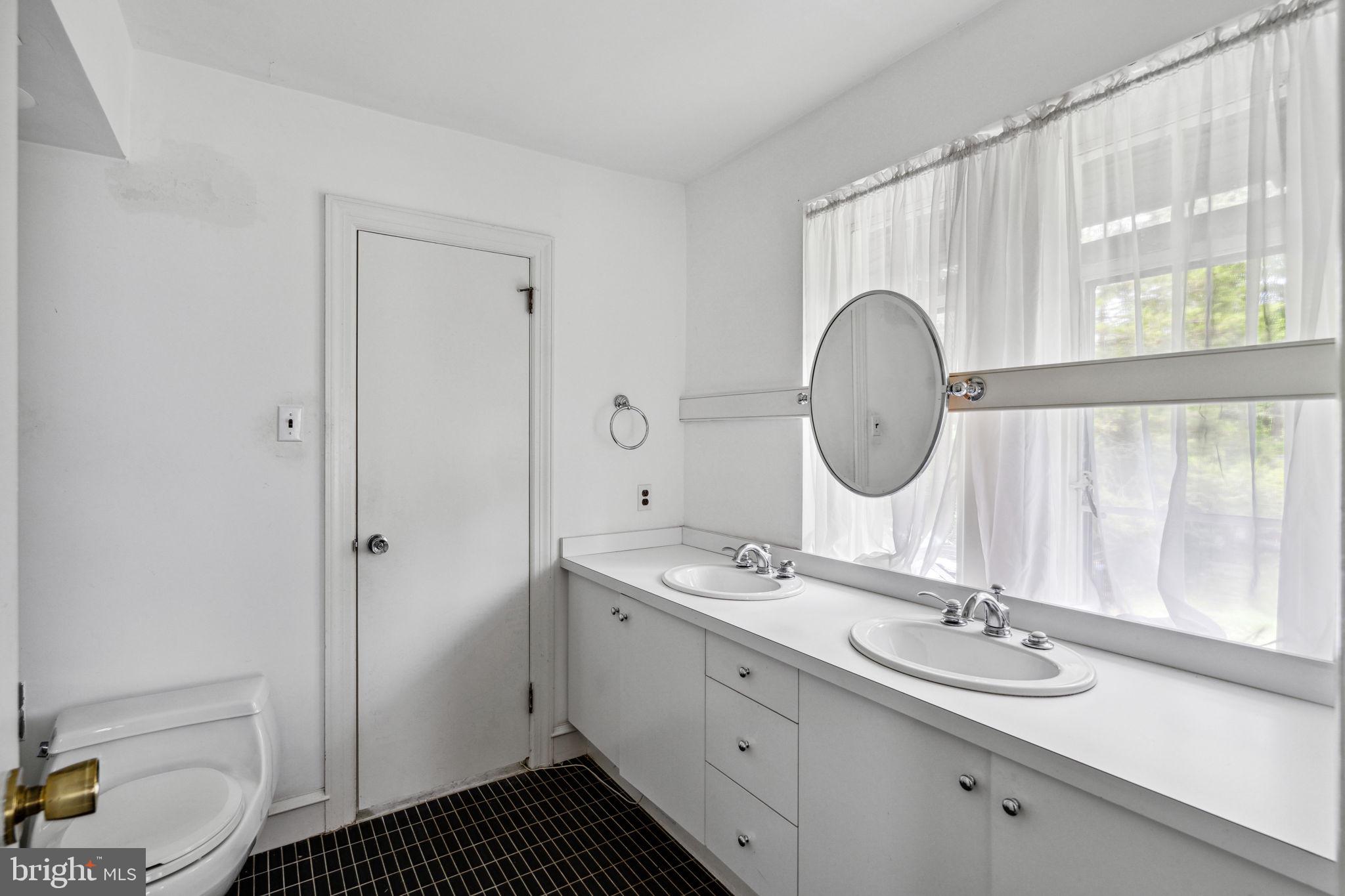 1127 Devon Road Jenkintown, PA 19046 - Photo 24 of 32