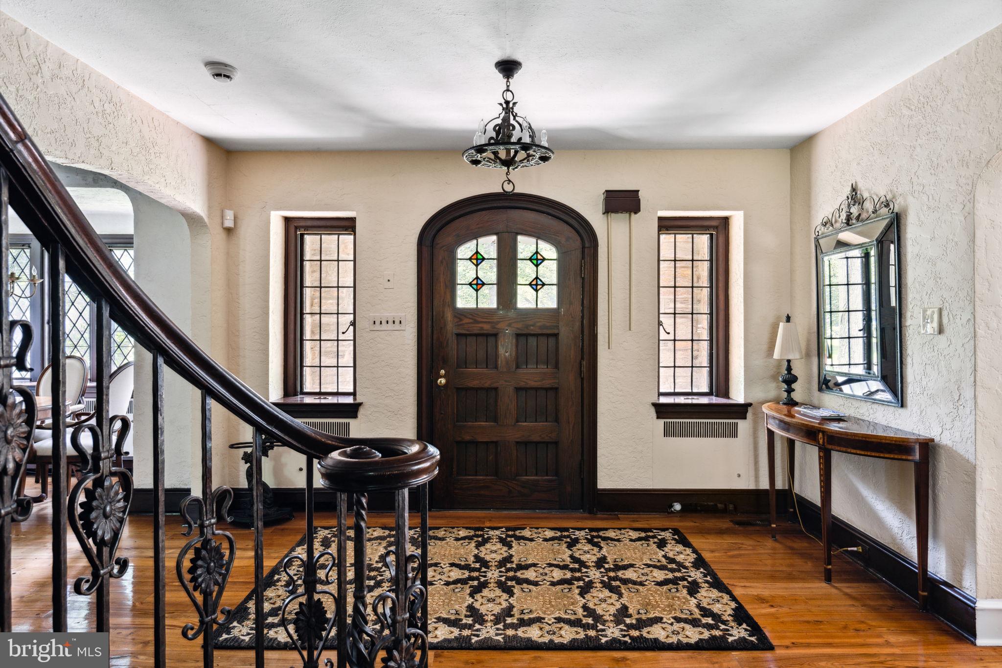 1127 Devon Road Jenkintown, PA 19046 - Photo 3 of 32