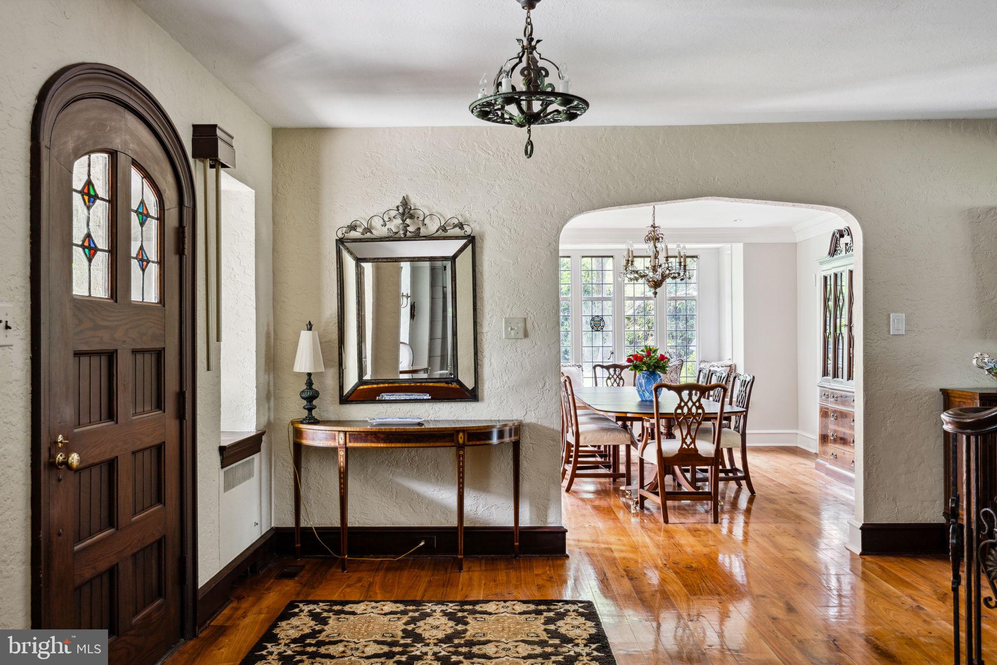 1127 Devon Road Jenkintown, PA 19046 - Photo 4 of 32