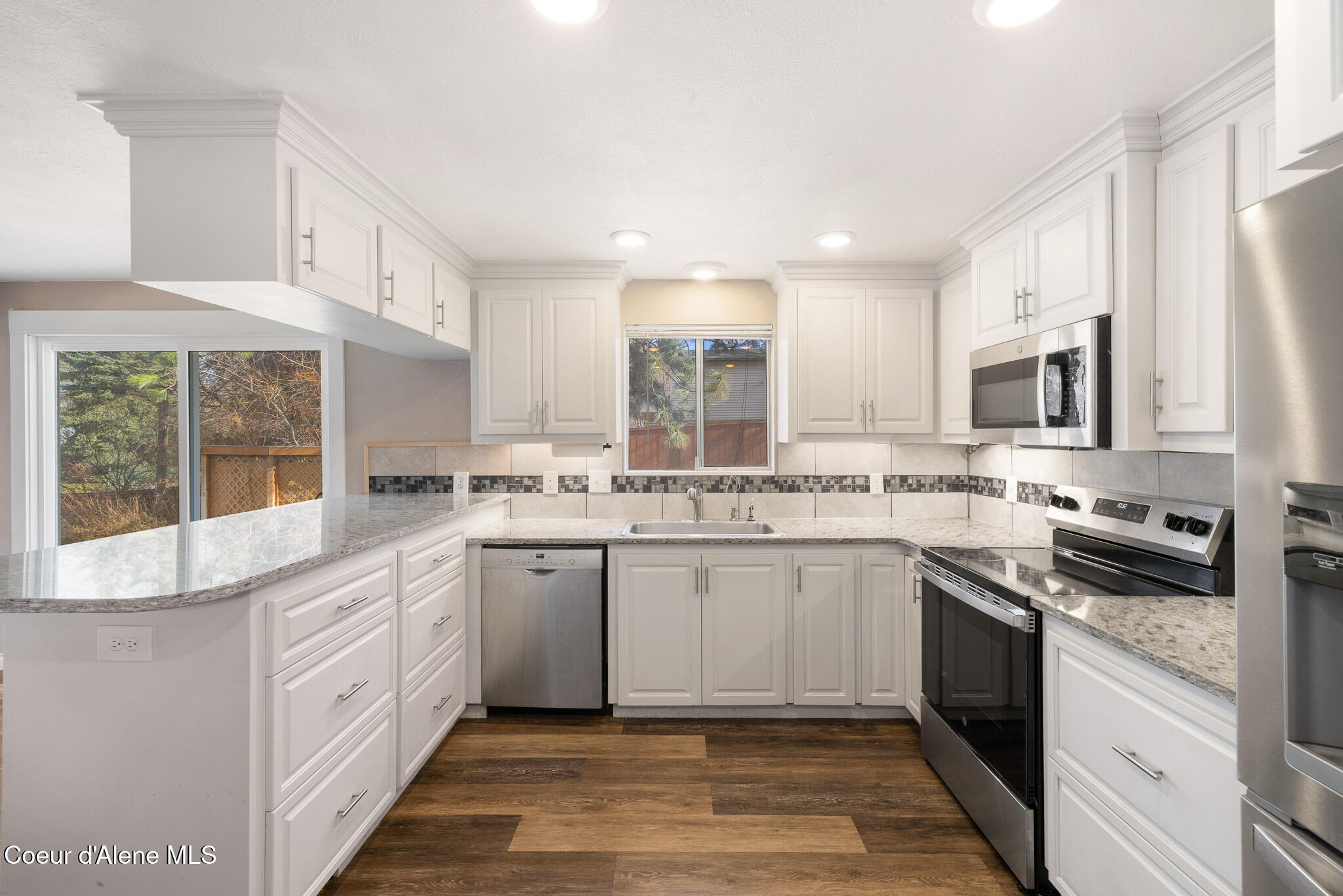 4023 East 12th Avenue Spokane, WA 99202 - Photo 5 of 39 0N8A3549