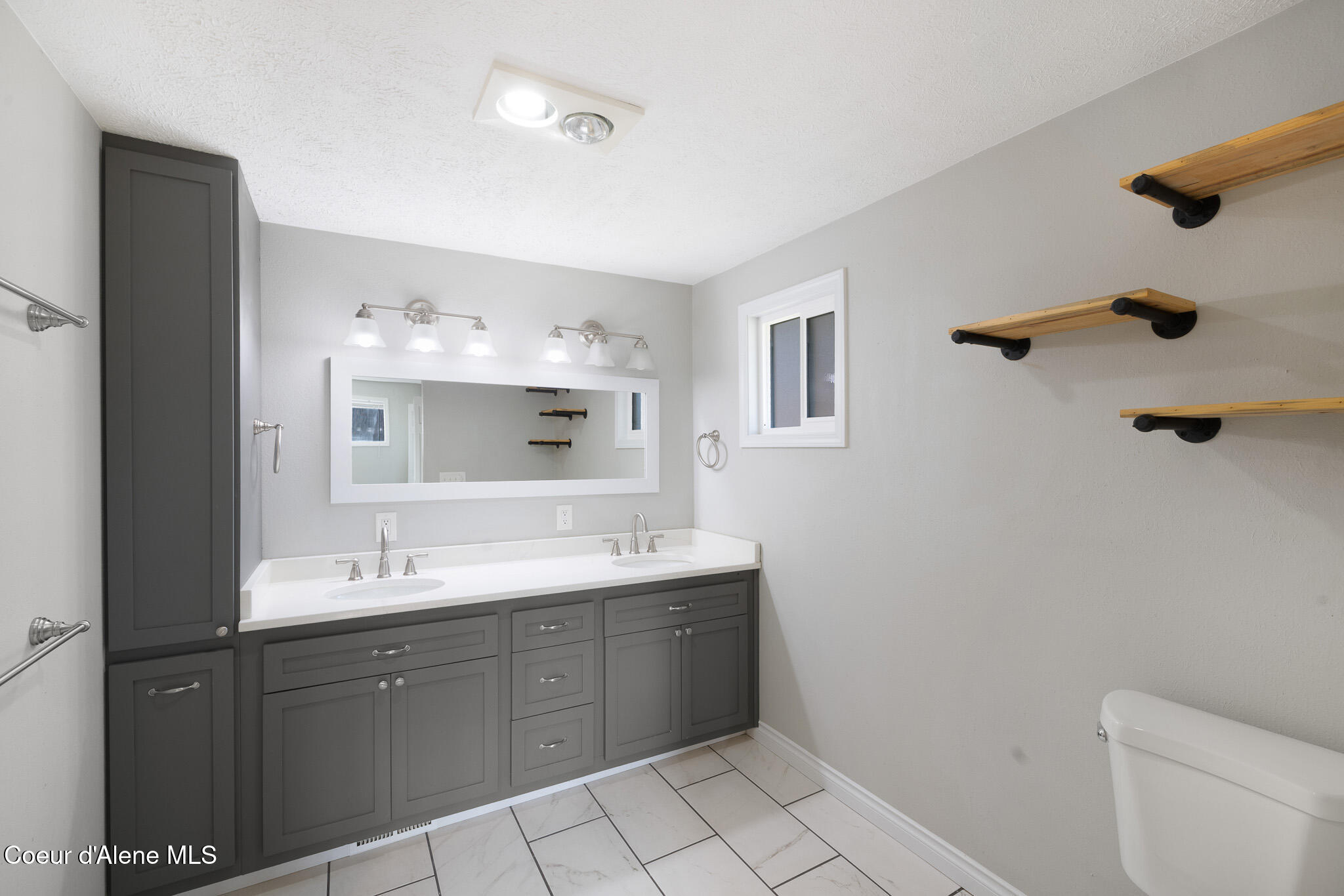 4023 East 12th Avenue Spokane, WA 99202 - Photo 9 of 39 0N8A3585