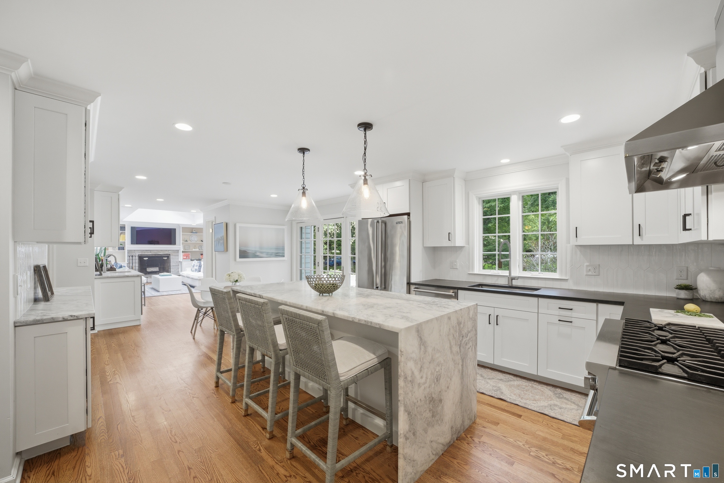 201 Middlesex Road Darien, CT 06820 - Photo 3 of 39