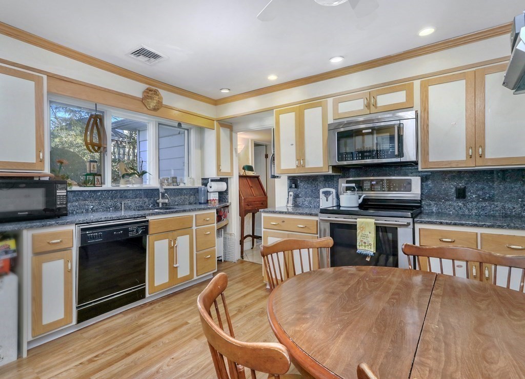 59 Bothfeld Road Newton, MA 02459 - Photo 10 of 24 Gallery Image 10