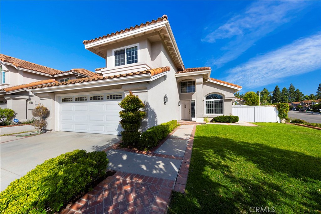 2 Bernini Irvine, CA 92614 - Photo 2 of 30 Private entrance with beautiful front yard space.