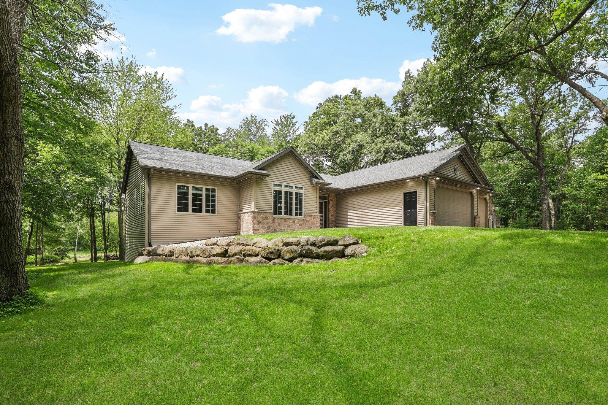 E10085 West Buck Reedsburg, WI 53959 - Photo 3 of 77