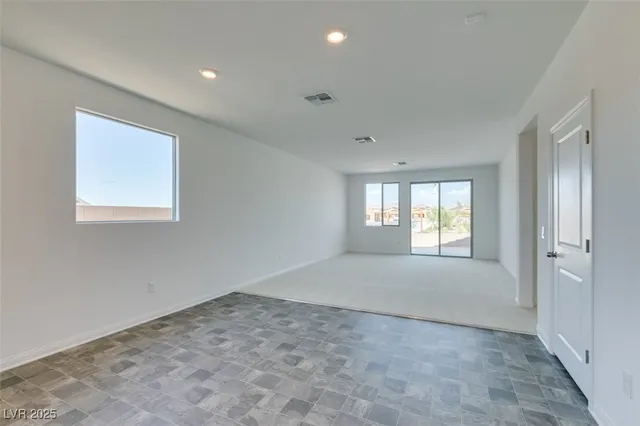 $2,120 | 6823 Laguna Blanca Street, North Las Vegas, NV 89086