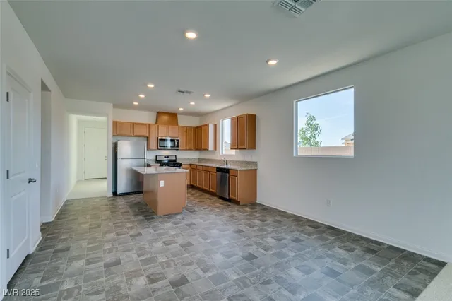 $2,120 | 6823 Laguna Blanca Street, North Las Vegas, NV 89086