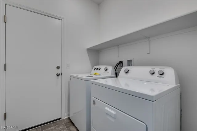 $2,120 | 6823 Laguna Blanca Street, North Las Vegas, NV 89086