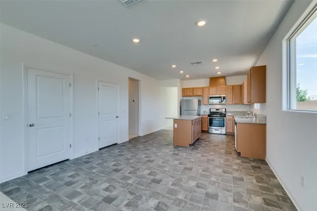 $2,120 | 6823 Laguna Blanca Street, North Las Vegas, NV 89086