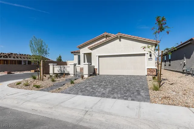 $2,120 | 6823 Laguna Blanca Street, North Las Vegas, NV 89086