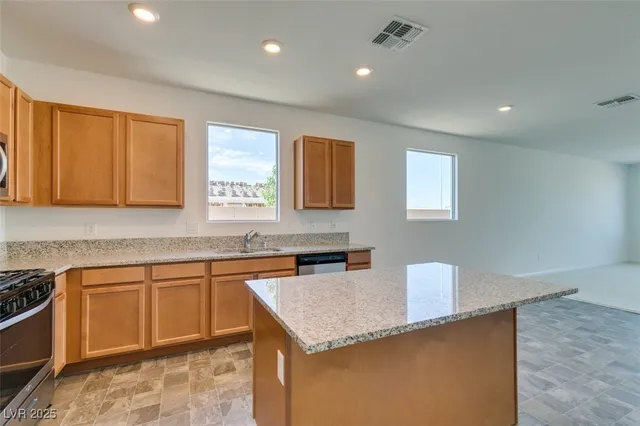 $2,120 | 6823 Laguna Blanca Street, North Las Vegas, NV 89086