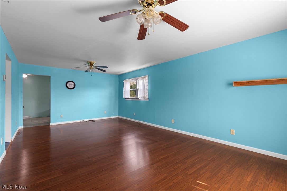 348 Toat Avenue Windsor Heights, WV 26075 - Photo 6 of 16