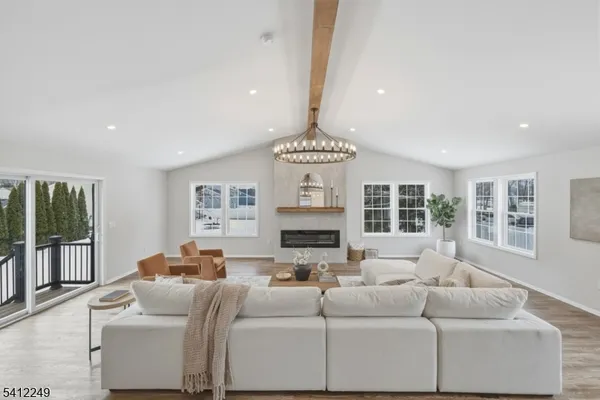$925,000 | 526 Ridgedale Avenue, East Hanover, NJ 07936