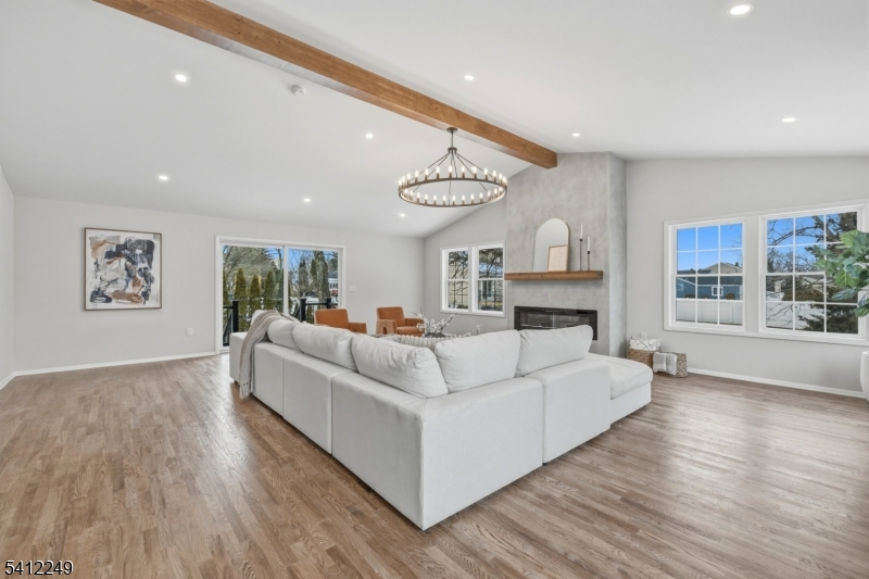 526 Ridgedale Avenue East Hanover, NJ 07936 - Photo 3 of 33