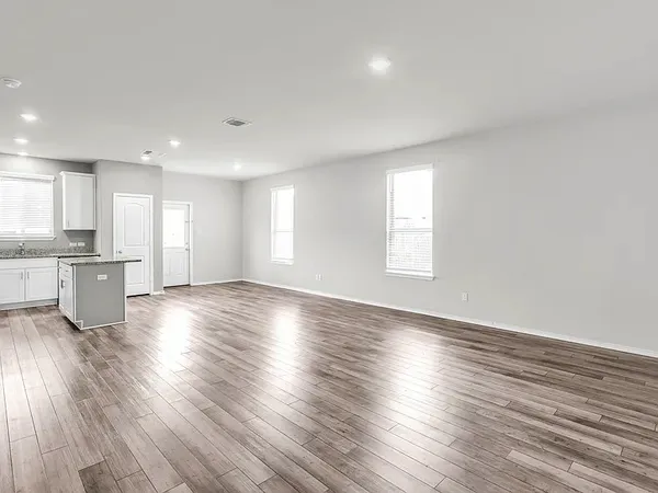 $2,350 | 156 Janice Road, Taylor, TX 76574