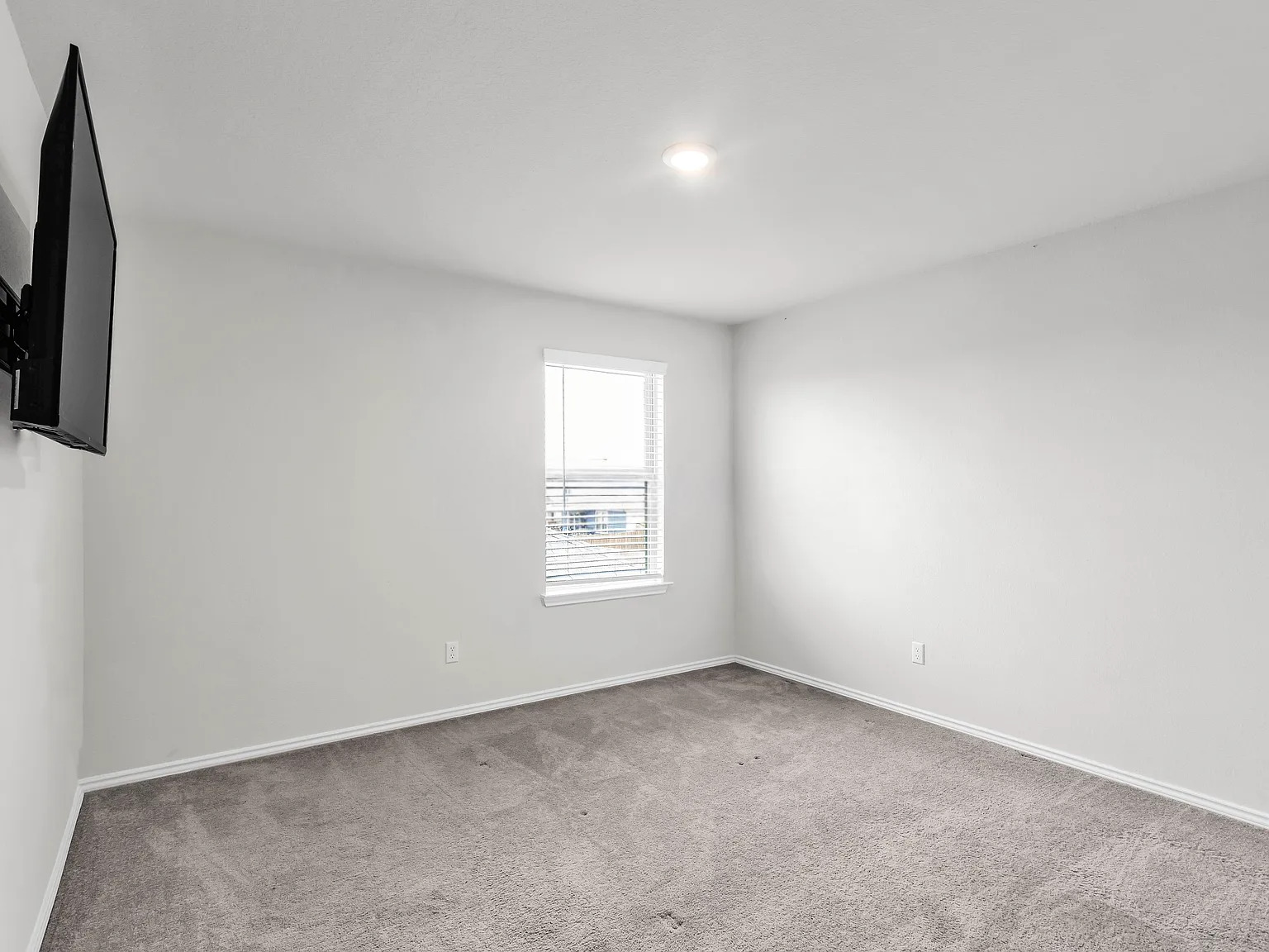 156 Janice Road Taylor, TX 76574 - Photo 27 of 29 Carpeted empty room with baseboards