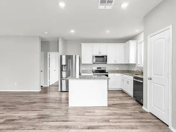 $2,350 | 156 Janice Road, Taylor, TX 76574