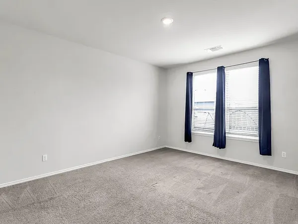 $2,350 | 156 Janice Road, Taylor, TX 76574