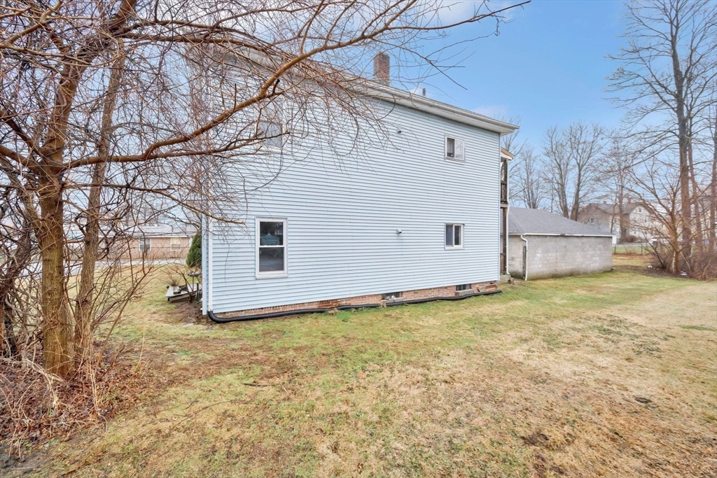 42 R Jefferson Street Westfield, MA 01085 - Photo 3 of 32