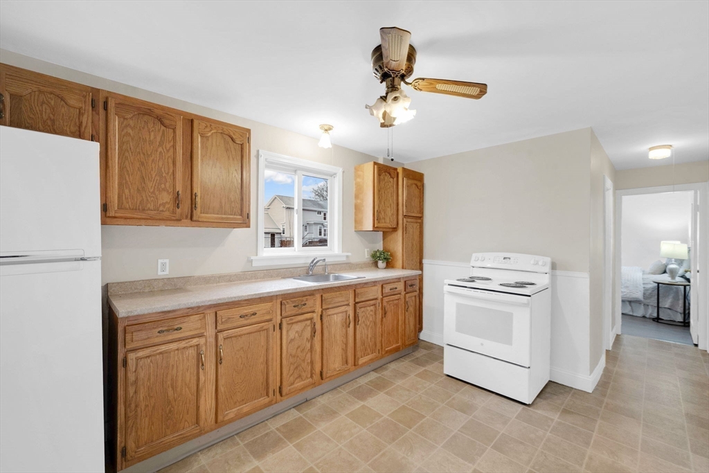 42 R Jefferson Street Westfield, MA 01085 - Photo 5 of 32