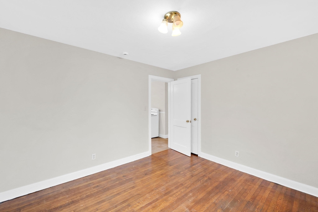 42 R Jefferson Street Westfield, MA 01085 - Photo 9 of 32