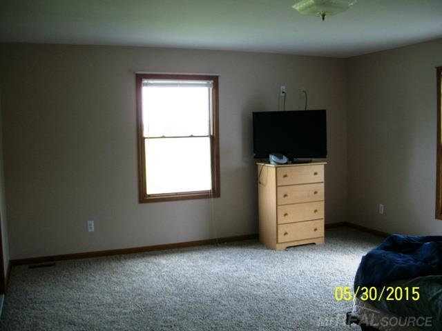 1317 Kronner Road Columbus, MI 48063 - Photo 9 of 31